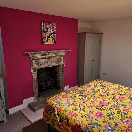 Entire Ground Floor Flat, Free Off-Street Parking And Large Garden Apartment London Exterior photo